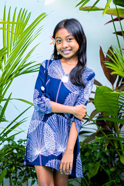 Girl's Seychelles Kaftan / Navy Palm – walker&wade